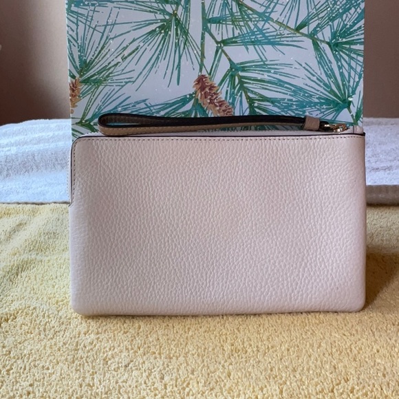 🐴 COACH LARGE CORNER WRISTLET WITH HORSE AND CARRIAGE 🐴 - Picture 12 of 16